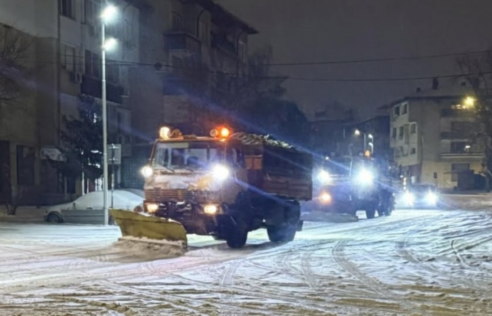 В обедните часове снегопочистващите машини в Лясковец отновоще бъдат на терен