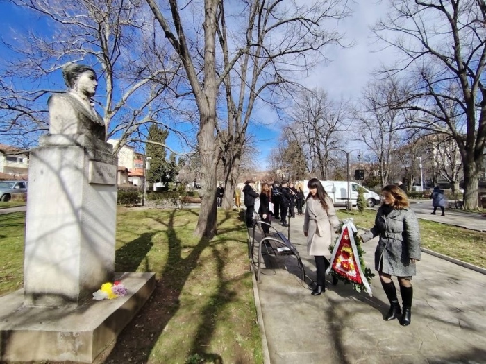 В Горна Оряховица почетоха паметта на Спасителката на града – Елена Грънчарова