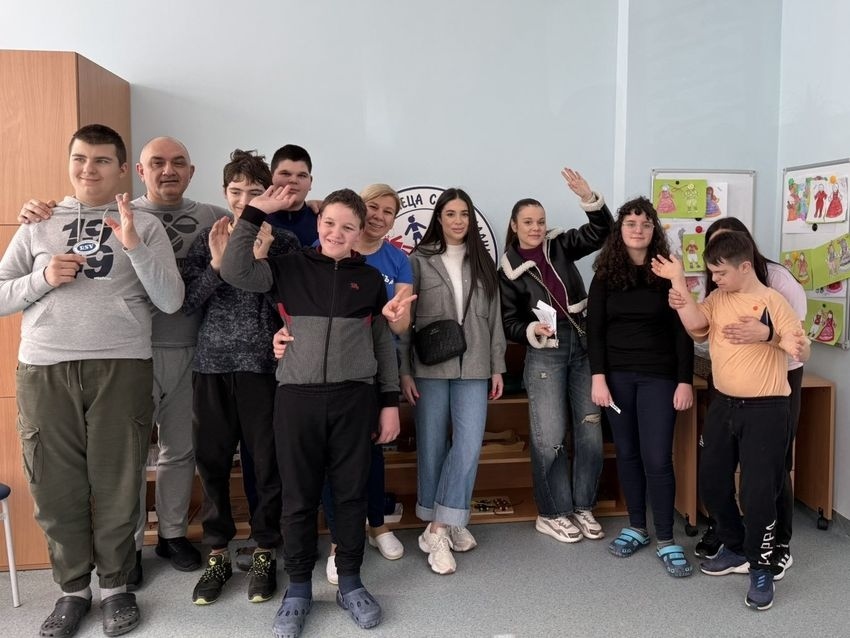 Вдъхновени от примера на своя патрон Димитър Ценов, свищовските студенти отново дариха средства от благотворителна акция