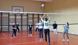 СУ „Максим Райкович“ домакинства турнир по волейбол между учениците от V-тите и VI-тите класове