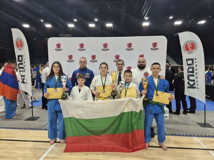 Пълен комплект медали и пето място в отборното класиране за България от Европейското първенство по кудо за младежи в Литва