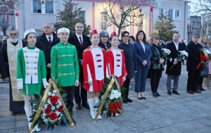 Лясковец почете героите на Освобождението с тържествен ритуал на площад „Възраждане“