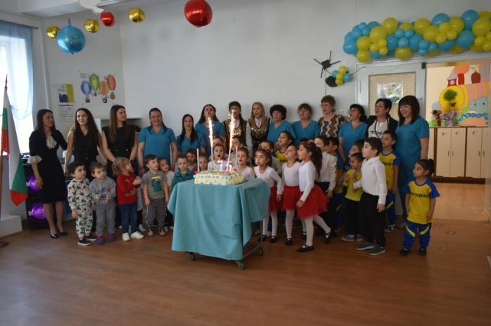 Детска градина „Осми март“ в Павликени отбеляза своя 75-ти рожден ден