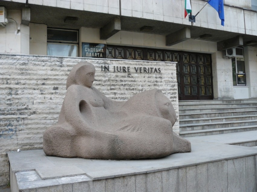 На 21 април във Велико Търново тръгва делото за побоя на русенският шеф на МВР 