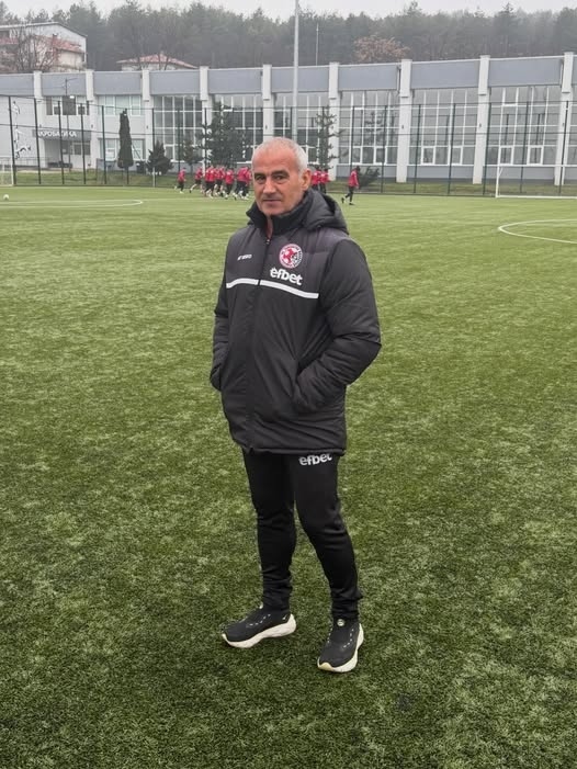 Сашо Ангелов изведе \