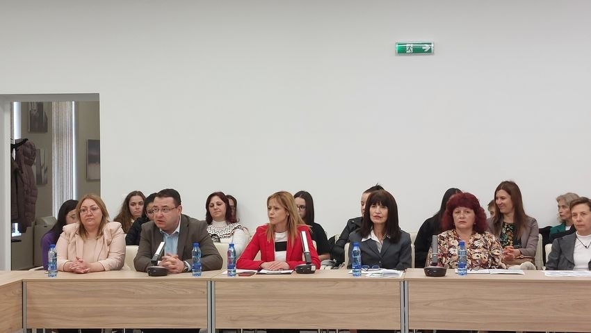 Приемна на тема „Политики за подкрепа на младите хора в община Свищов“ се проведе в Младежки център - Свищов