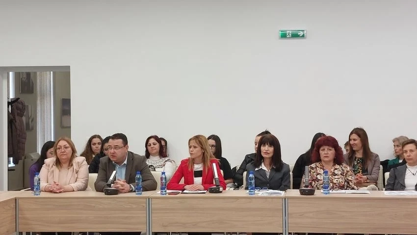Приемна на тема „Политики за подкрепа на младите хора в община Свищов“ се проведе в Младежки център - Свищов