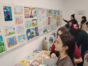 Над 1000 творби показват в традиционната си годишна изложба възпитаниците на горнооряховското ОУ „Иван Вазов“ 