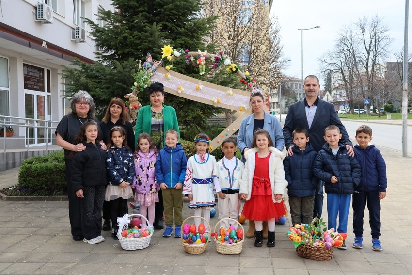 Красиви яйца изрисуваха малчуганите от детските градини в Лясковец