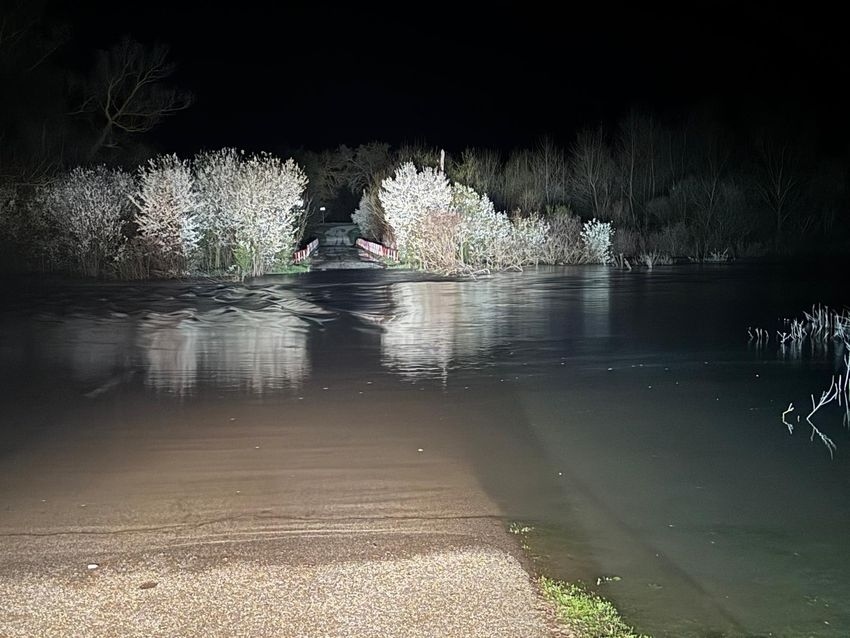 Река Росица заля мост край ПАВЛИКЕНИ (СНИМКИ+ВИДЕО)