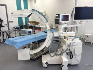 Нова високотехнологична апаратура внедриха в операционната на МОБАЛ „Д-р Стефан Черкезов“ 
