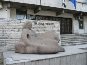 Великотърновският Районен съд остави за постоянно в ареста 41-годишният мъж, задържан за педофилия с непълнолетно дете