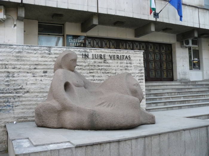 Великотърновският Районен съд остави за постоянно в ареста 41-годишният мъж, задържан за педофилия с непълнолетно дете