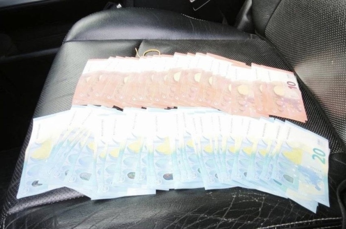 Установиха пари и списъци с имена в кола на кандидат-депутат