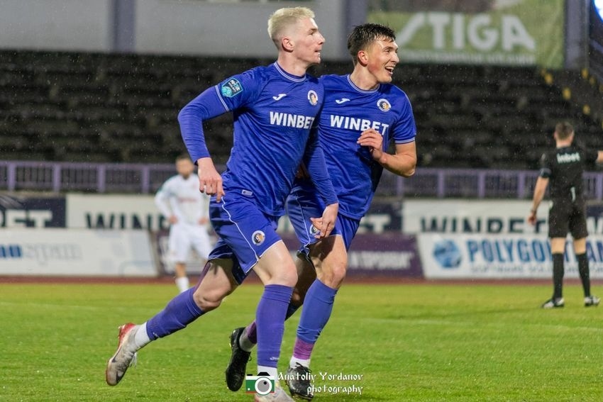 Стивън Стоянчов е в топ 3 на голмайсторите на Втора лига