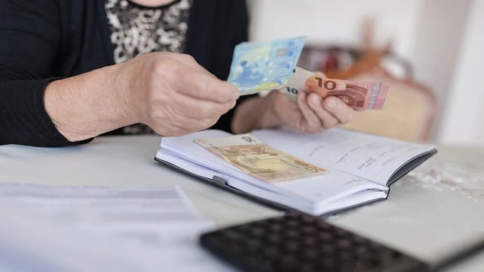 Започна изплащането на пенсиите за май