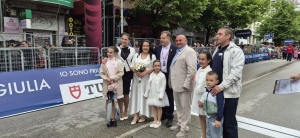 ЕХО ОТ GIRO D\'ITALIA във Велико Търново: Младоженци преминаха по финалното трасе (СНИМКИ+ВИДЕО)