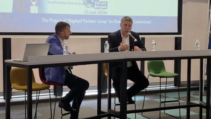Кметът Николай Рашков представи плановете за развитие на Летище – Горна Оряховица по време на петия Международен форум за авиотранспортна свързаност