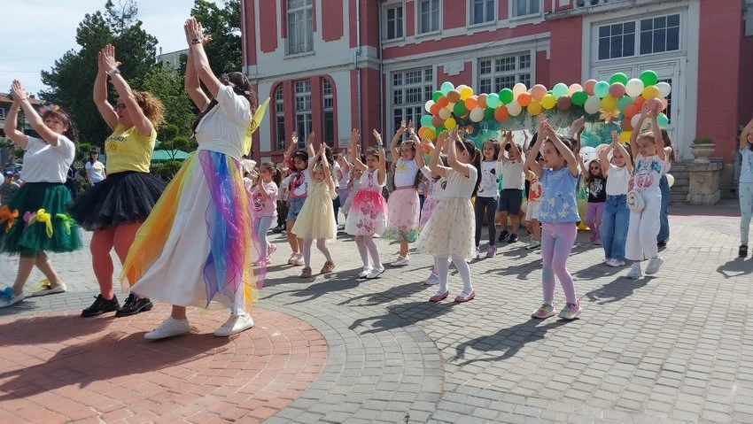 Община Свищов подари незабравим празник на децата
