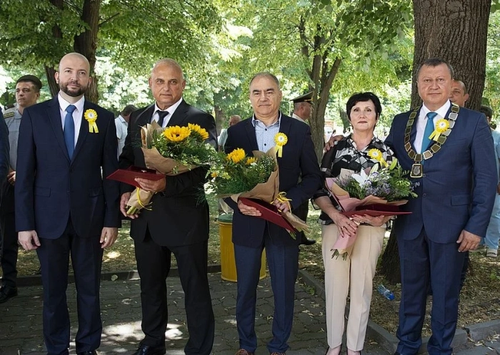 Павликени отличи три изявени личности навръх 83 години като град