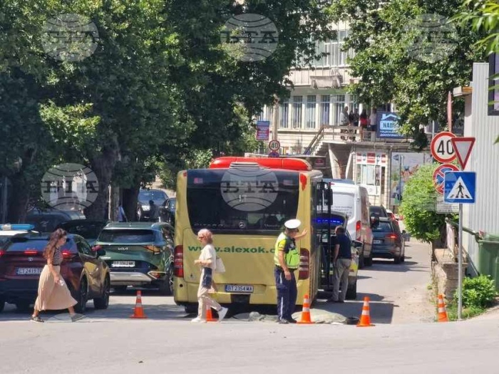 Загиналата днес пешеходка във Велико Търново е на 73 години
