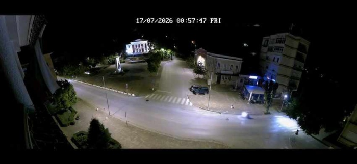 Първи сигнал от видеонаблюдението и читатели за вдигане на шум от мотор в центъра на Лясковец през нощта (ВИДЕО)