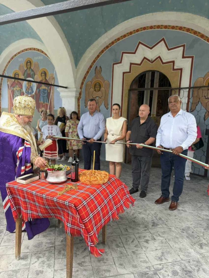 Реставрираната сграда на църквата „Св. Архангел Михаил“ беше открита в с. Лесичери 