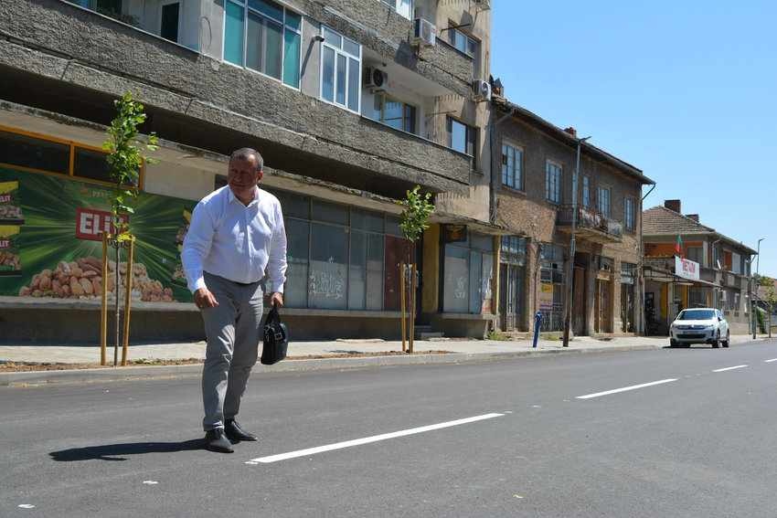 Една от най-натоварените улици в Павликени вече е изцяло обновена и отворена за движение