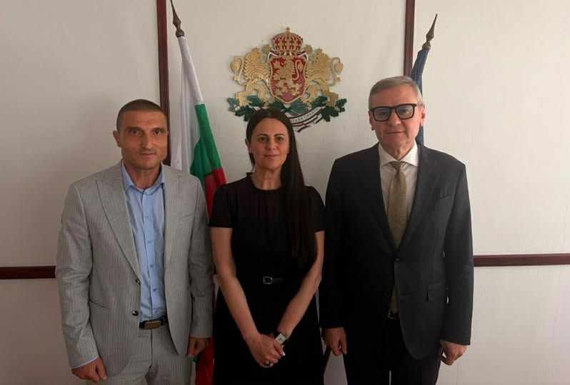 Областният управител и министърът на културата дискутираха ремонта на театъра и честването на 200 години от рождението на Петко Р. Славейков във Велико Търново