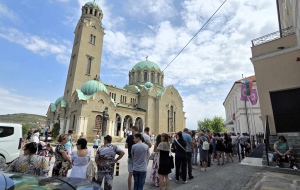 Стотици посрещнаха чудотворната Хавайска икона на Богородица