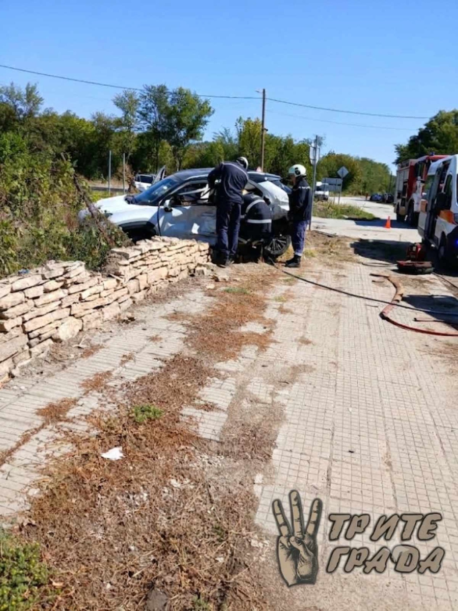 Тежка катастрофа с жертва затвори пътя край село Обединение (СНИМКИ+ВИДЕО)