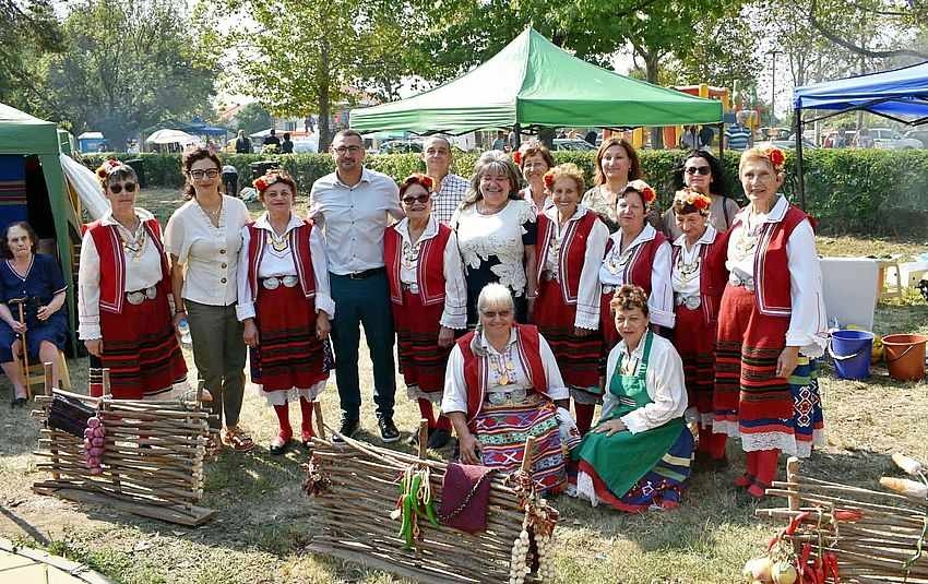 Традиция и кулинарно майсторство обединиха козаревчани и гости за Празника на кокошата чорба