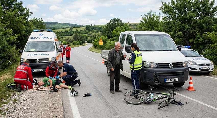 Възрастен шофьор блъсна велосипедист на пътя между Бяла черква и Вишовград