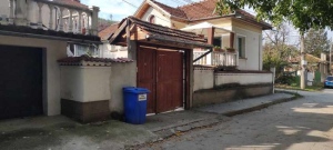 Дързък грабеж в Горна Оряховица: Нахлуха в дома на възрастна жена и задигнаха злато