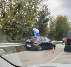 Лека катастрофа блокира движението на разклона за село Драгижево по пътя за Елена Велико Търново