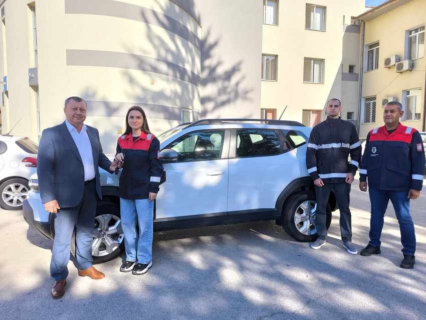 Нов автомобил Dacia Duster закупи Община Павликени за нуждите на Доброволното формирование